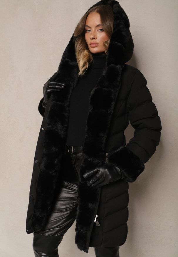 Renee - Czarna Kurtka z Pikowanymi Przeszyciami Mocno Ocieplana z Paskiem i Odpinanym Futerkiem Hedista. Okazja: na co dzień. Kolor: czarny. Materiał: futro. Styl: elegancki, casual
