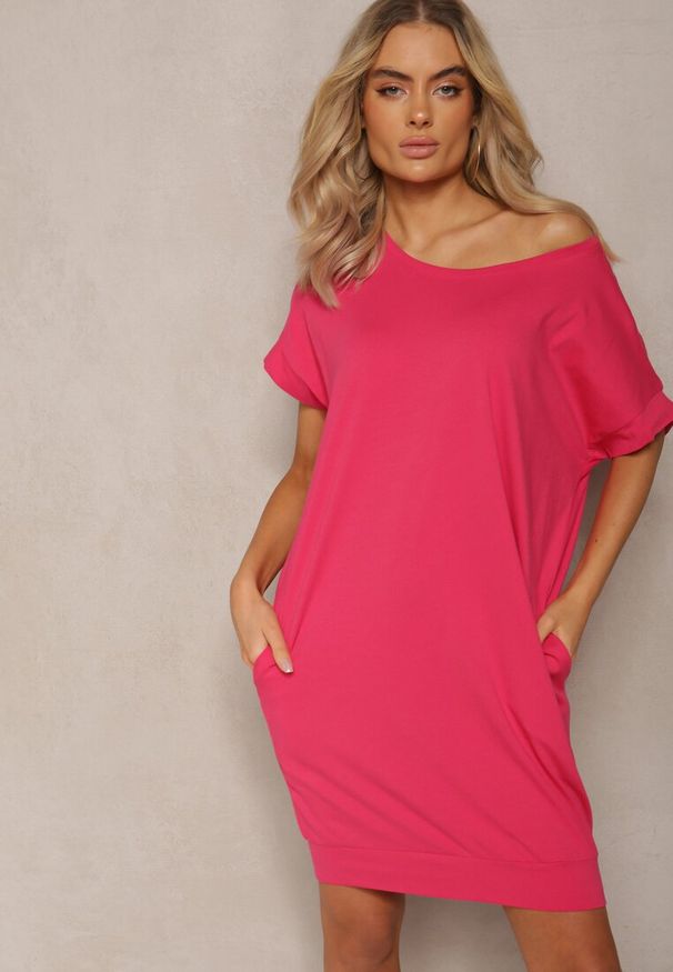 Renee - Różowa T-shirtowa Sukienka Pudełkowa z Elastycznej Bawełny Ellensa. Kolor: różowy. Materiał: bawełna. Styl: wakacyjny. Długość: mini