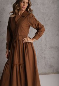 Renee - Brązowa Rozkloszowana Sukienka Koszulowa z Bawełny i Wiskozy Zdobiona Klapami Gleta. Okazja: na co dzień. Kolor: brązowy. Materiał: wiskoza, bawełna. Wzór: aplikacja. Typ sukienki: koszulowe. Styl: casual, elegancki #2