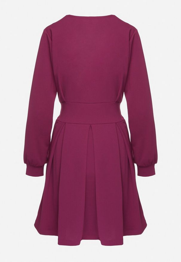 Born2be - Fioletowa Rozkloszowana Sukienka z Kopertowym Dekoltem i Wszytym Wiązanym Paskiem Temithie. Okazja: na co dzień. Typ kołnierza: dekolt kopertowy. Kolor: fioletowy. Materiał: jeans. Typ sukienki: kopertowe. Styl: casual, elegancki