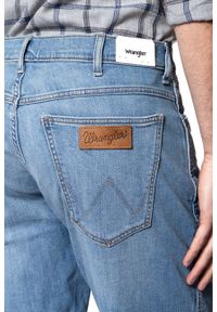 Wrangler - KRÓTKIE SPODENKI WRANGLER DENIM SHORT LIGHT FEATHER W14CQA14R. Stan: podwyższony. Materiał: denim. Długość: krótkie #10