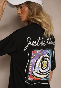 Renee - Czarny T-shirt Koszulka z Bawełny Ozdobiona Nadrukiem i Napisem Just Be There Felena. Kolor: czarny. Materiał: bawełna. Wzór: napisy, aplikacja, nadruk