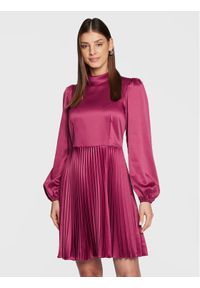 Closet London Sukienka koktajlowa D8554 Fioletowy Regular Fit. Kolor: fioletowy. Materiał: syntetyk. Styl: wizytowy #1