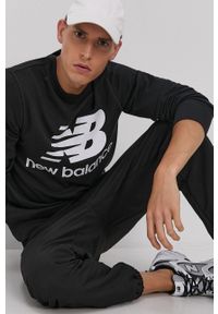 New Balance Bluza MT03560BK męska kolor czarny z nadrukiem. Okazja: na co dzień. Kolor: czarny. Materiał: dzianina. Wzór: nadruk. Styl: casual