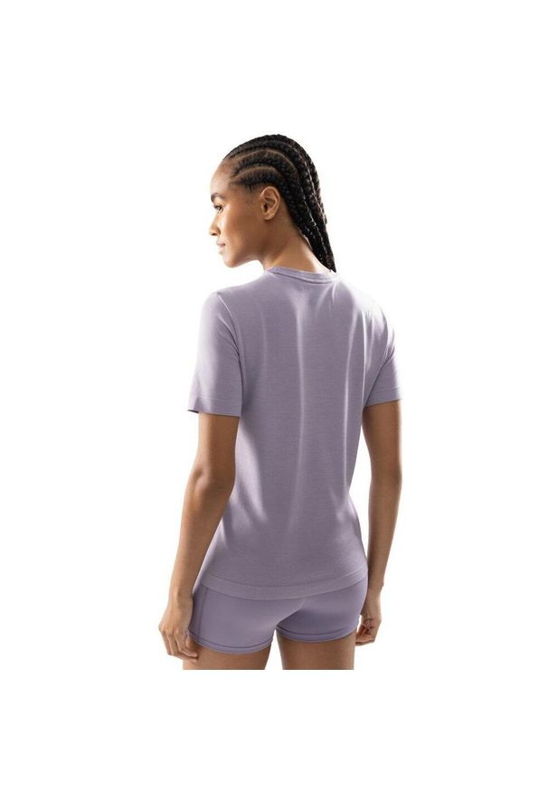 SIROKO - Damska koszulka treningowa z krótkim rękawem Fitness Siroko Pulau. Kolor: fioletowy. Materiał: tkanina. Długość rękawa: krótki rękaw. Długość: krótkie. Sport: fitness