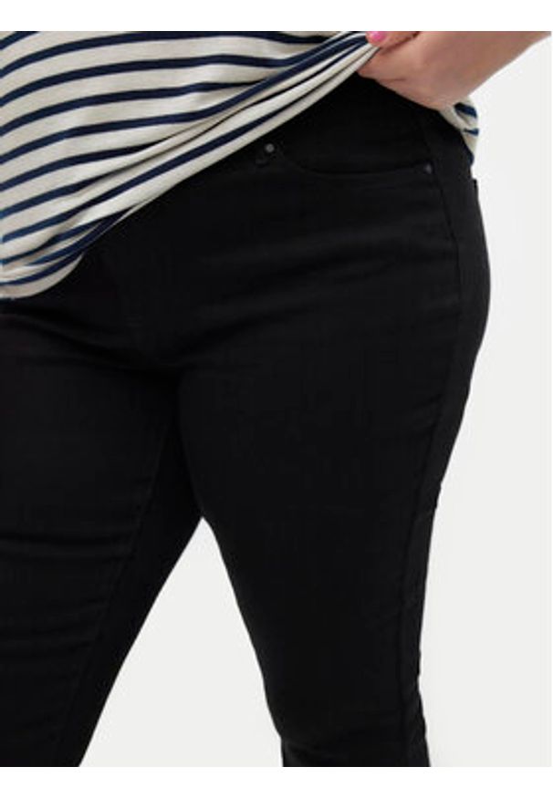 Vero Moda Curve Spodnie capri Cjune 10303171 Czarny Slim Fit. Kolor: czarny