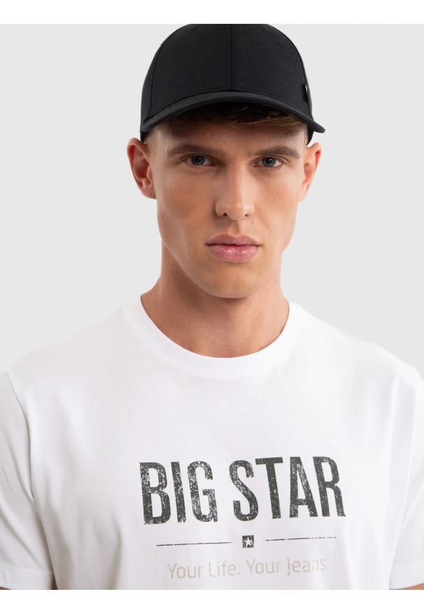 Big-Star - Koszulka męska o klasycznym kroju biała Bruno 101. Kolor: biały. Materiał: bawełna. Długość rękawa: krótki rękaw. Długość: krótkie. Wzór: nadruk. Styl: klasyczny