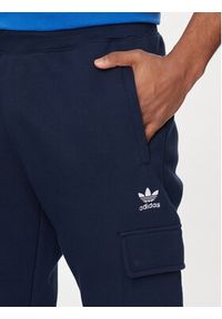 Adidas - adidas Spodnie dresowe adicolor Trefoil IP2757 Granatowy Slim Fit. Kolor: niebieski. Materiał: bawełna #6