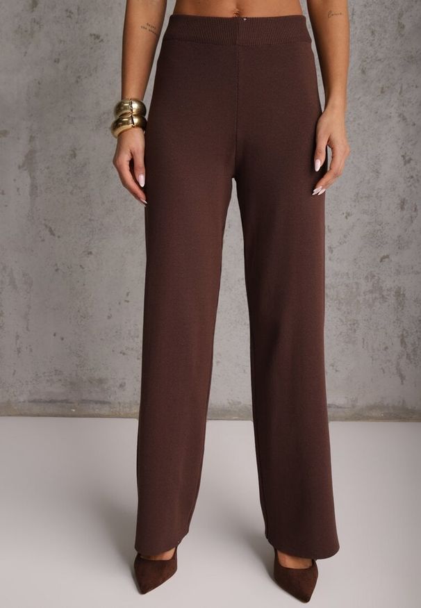 Renee - Brązowy Komplet z Wiskozą Szerokie Spodnie i Kamizelka z Aplikacjami 3D Hirimi. Kolor: brązowy. Materiał: wiskoza. Wzór: aplikacja