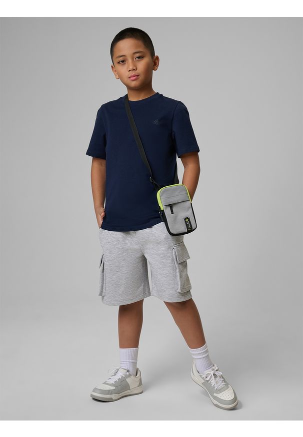 4f - 4F T-shirt regular gładki chłopięcy - granatowy 128 (7-8 lat). Okazja: na uczelnię, na co dzień, na spacer. Kolor: niebieski. Materiał: materiał, bawełna, skóra, dzianina. Wzór: gładki. Sezon: lato. Styl: casual