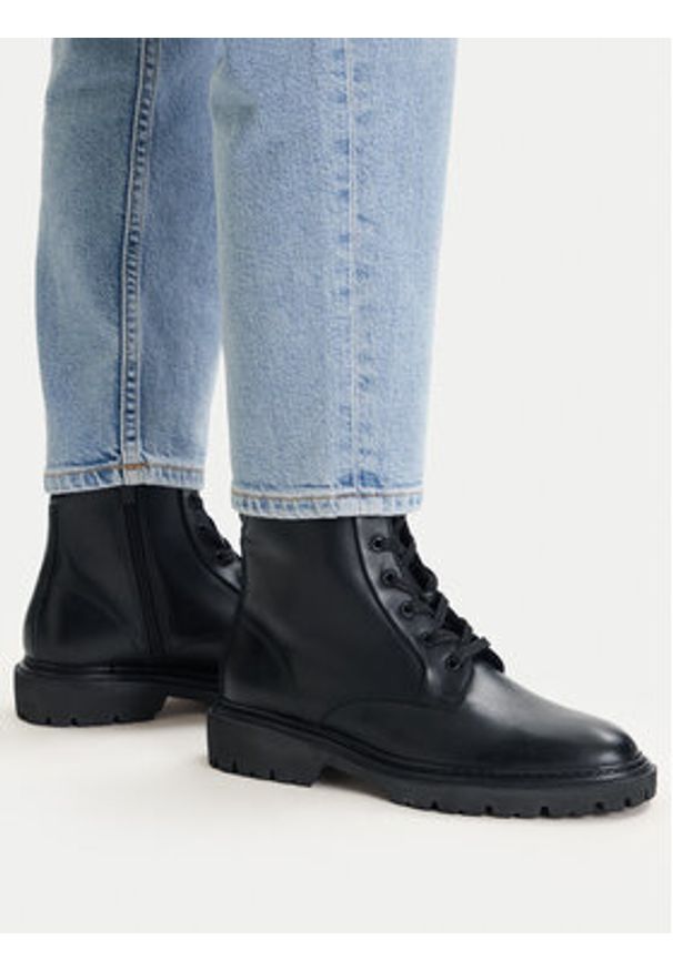 GANT - Gant Trapery 31531116 Czarny. Kolor: czarny. Materiał: skóra