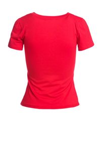 Born2be - Czerwony T-shirt Tattle. Kolor: czerwony. Materiał: dzianina. Długość rękawa: krótki rękaw. Długość: krótkie. Wzór: napisy, nadruk