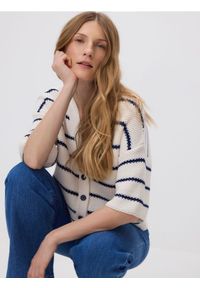 Reserved - Kardigan w paski - kremowy. Kolor: kremowy. Materiał: dzianina, bawełna. Wzór: paski