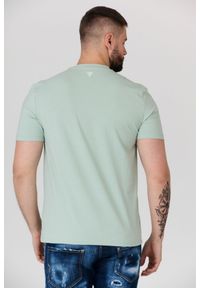 Guess - GUESS Pistacjowy t-shirt męski z wytłaczanym logo, Rozmiar XL. Kolor: zielony. Wzór: aplikacja #3