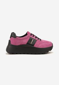 Born2be - Różowo-Czarne Zamszowe Sneakersy na Grubej Podeszwie z Metalicznym Napisem Latisea. Okazja: na co dzień. Kolor: różowy. Materiał: zamsz. Wzór: napisy #3