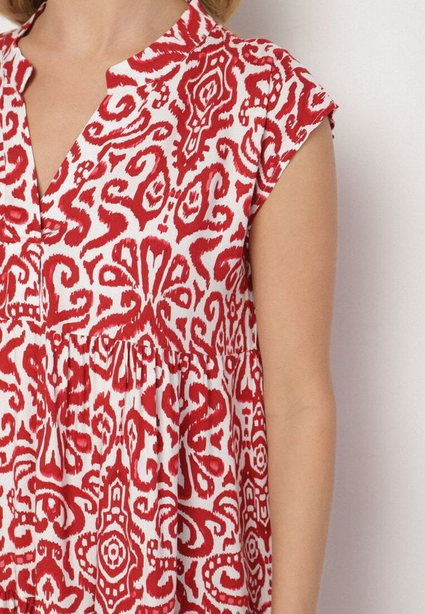Born2be - Czerwona Bawełniana Sukienka o Rozkloszowanym Kroju Oversize Liravina. Kolor: czerwony. Materiał: bawełna. Sezon: lato. Typ sukienki: oversize. Styl: klasyczny