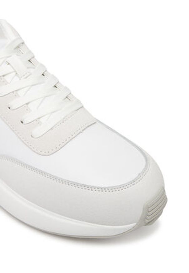 Calvin Klein Jeans Sneakersy YM0YM01370 Biały. Kolor: biały. Materiał: skóra