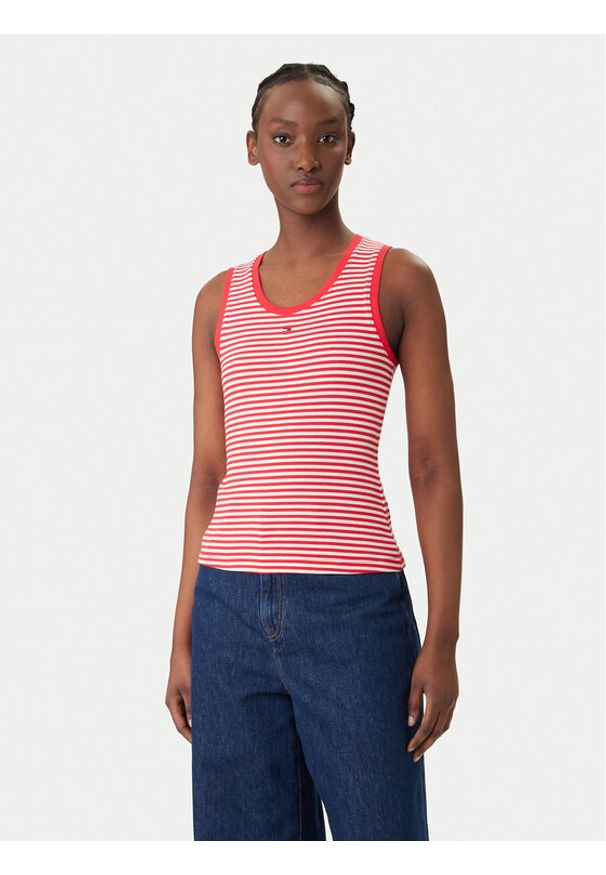 Tommy Jeans Top Essential DW0DW20673 Czerwony Slim Fit. Kolor: czerwony. Materiał: bawełna
