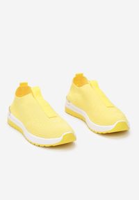 Born2be - Żółte Buty Sportowe Thaderus. Okazja: na co dzień. Wysokość cholewki: przed kostkę. Zapięcie: bez zapięcia. Kolor: żółty. Materiał: materiał. Szerokość cholewki: normalna #3