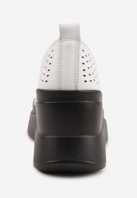 Born2be - Białe Skórzane Półbuty na Koturnie z Cholewką z Perforacją Vondelle. Okazja: na co dzień. Kolor: biały. Materiał: skóra. Szerokość cholewki: normalna. Obcas: na koturnie. Styl: casual #4