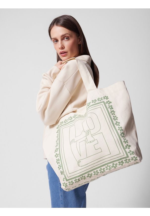 outhorn - Torba bawełniana na ramię - beżowa. Kolor: beżowy. Materiał: bawełna. Wzór: kolorowy, nadruk, haft