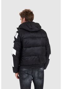 Invicta - INVICTA Czarna kurtka puchowa męska z dużym logo. Kolor: czarny. Materiał: puch