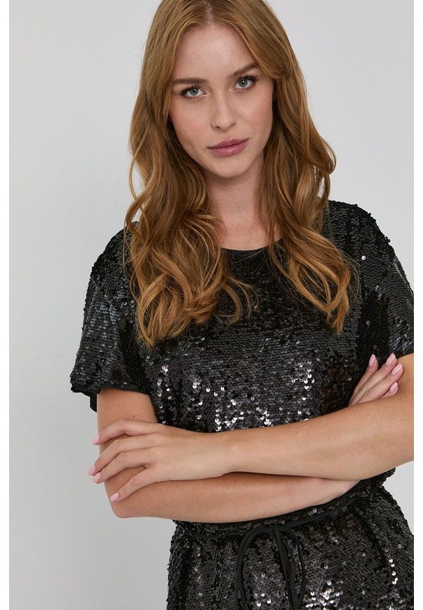 TwinSet - Twinset - Sukienka. Okazja: na co dzień. Kolor: czarny. Długość rękawa: krótki rękaw. Typ sukienki: proste. Styl: casual