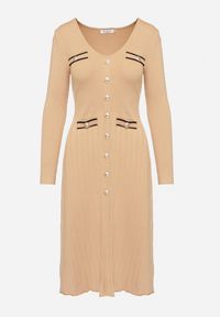 Born2be - Ciemnobeżowa Sweterkowa Sukienka z Wiskozą Ozdobiona Guzikami i Imitacją Kieszeni Izamines. Okazja: na co dzień. Kolor: brązowy. Materiał: wiskoza. Wzór: aplikacja. Typ sukienki: dopasowane, proste. Styl: klasyczny, casual, elegancki #6