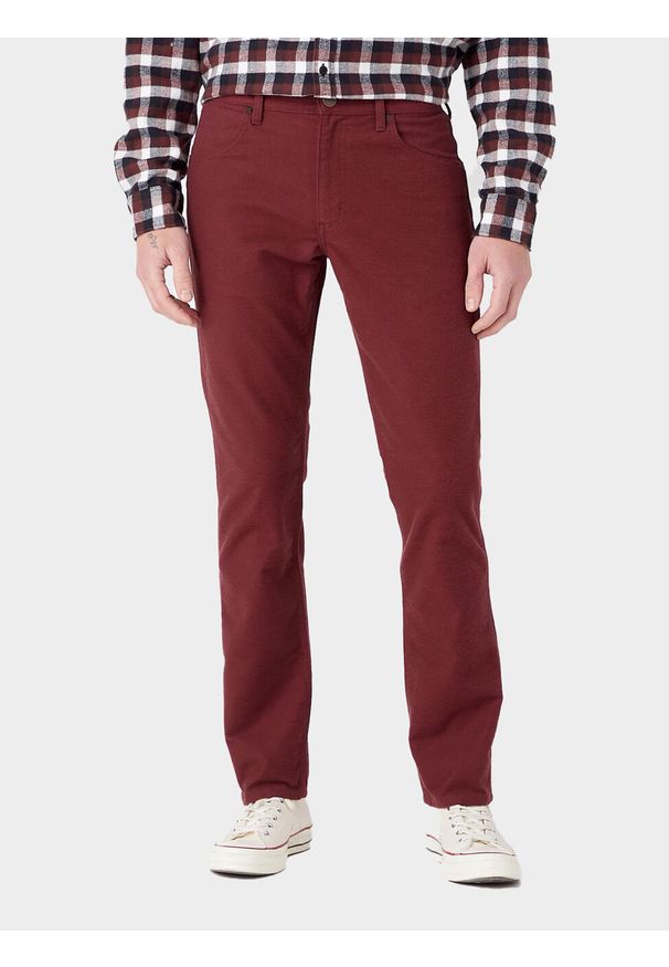 Wrangler - WRANGLER GREENSBORO MĘSKIE SPODNIE MATERIAŁOWE MATERIAŁ DAHLIA 112341456 W15Q016299