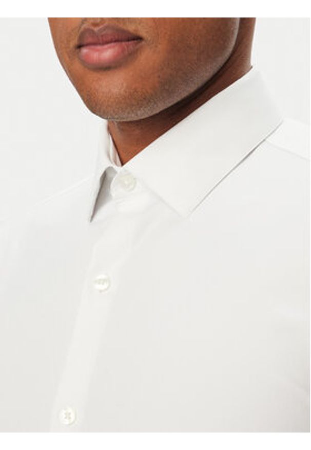 Calvin Klein Koszula LV019EU092 Biały Slim Fit. Kolor: biały. Materiał: syntetyk