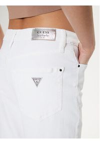 Guess Jeansy Hollywood W4GA73 D5322 Biały Relaxed Fit. Kolor: biały