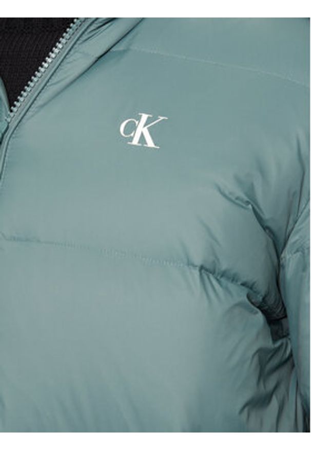 Calvin Klein Jeans Kurtka puchowa Essentials J30J325946 Zielony Regular Fit. Kolor: zielony. Materiał: syntetyk