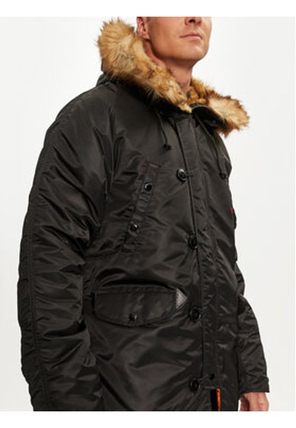 Alpha Industries Kurtka zimowa 103141 Czarny Regular Fit. Kolor: czarny. Materiał: syntetyk. Sezon: zima