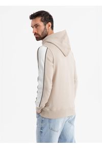 Ombre Clothing - Bawełniana męska bluza z kapturem z kontrastującymi elementami - beżowa V2 - Rozmiar: XXL. Okazja: na co dzień. Typ kołnierza: kaptur. Kolor: biały. Materiał: bawełna. Wzór: napisy. Styl: sportowy, casual #6