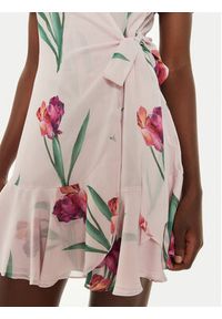 Ted Baker Sukienka koktajlowa 276317 Różowy Regular Fit. Kolor: różowy. Materiał: syntetyk. Styl: wizytowy #3