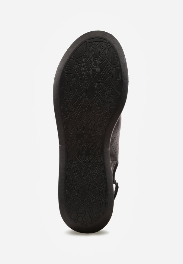 Born2be - Czarne Sandały VICES na Koturnie Zdobione Perforacją i Okrągłą Aplikacją Melolle. Okazja: do pracy, na co dzień. Nosek buta: okrągły. Kolor: czarny. Wzór: aplikacja. Obcas: na koturnie. Styl: elegancki, casual