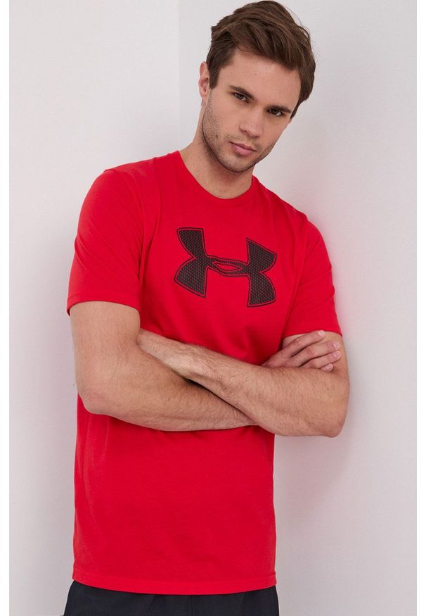 Under Armour - T-shirt. Kolor: czerwony. Materiał: dzianina. Wzór: nadruk