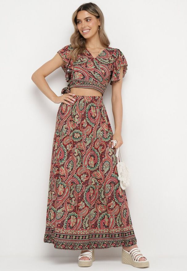Born2be - Czarno-Bordowy Komplet 2-Częściowy we Wzór Paisley z Wiskozy Spódnica Maxi i Kopertowa Góra Wabila. Kolor: czarny. Materiał: wiskoza. Wzór: paisley