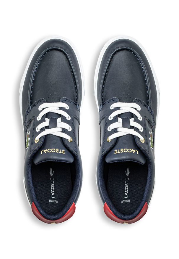 Sneakersy męskie granatowe Lacoste Bayliss Deck 0121 1. Kolor: niebieski. Materiał: dzianina. Sezon: lato. Sport: bieganie