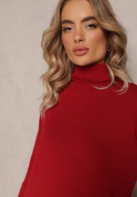 Renee - Bordowa Basic Sukienka Midi ze Sweterkowej Dzianiny z Szerokim Golfem Amille. Typ kołnierza: golf. Kolor: czerwony. Materiał: dzianina. Typ sukienki: proste. Długość: midi #4