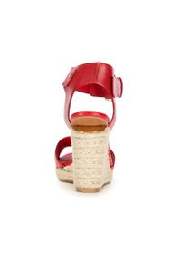 Wittchen - Damskie sandały skórzane z grubym paskiem czerwone. Zapięcie: pasek. Kolor: czerwony. Materiał: skóra. Obcas: na koturnie