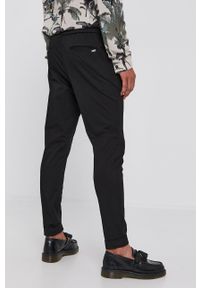 Tigha - Spodnie Aleko Twill. Kolor: czarny. Materiał: tkanina. Wzór: gładki #4