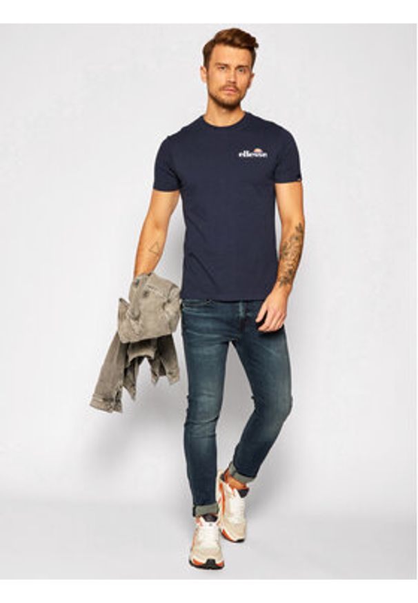 Ellesse T-Shirt Voodoo SHB06835 Granatowy Regular Fit. Kolor: niebieski. Materiał: bawełna
