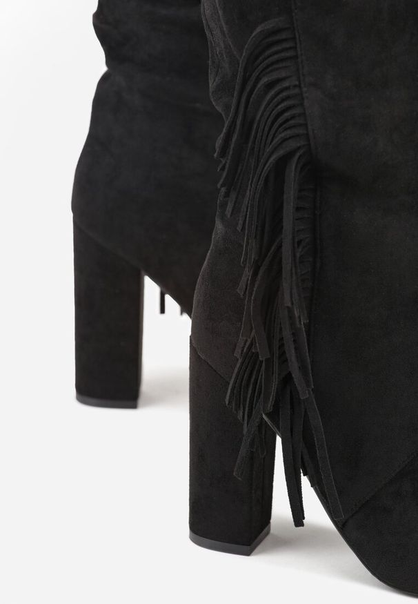 Born2be - Czarne Botki w Stylu Kowbojek na Obcasie Ozdobione Frędzlami Reitania. Okazja: na co dzień. Kolor: czarny. Materiał: jeans. Wzór: aplikacja. Obcas: na obcasie. Styl: klasyczny, casual. Wysokość obcasa: średni