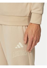 Adidas - adidas Bluza Seasonal Essentials Collegiate French Terry Crew KF4253 Beżowy Regular Fit. Kolor: beżowy. Materiał: syntetyk #4