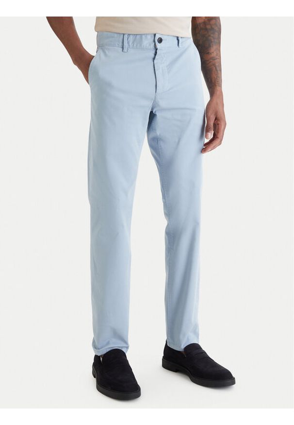 BOSS Chinosy 50510933 Błękitny Slim Fit. Kolor: niebieski. Materiał: bawełna