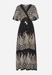 Born2be - Czarna Kopertowa Sukienka z Wiskozy Zdobiona Frędzlami i Metalicznym Haftem Redeirae. Okazja: na spacer, na co dzień. Typ kołnierza: dekolt w serek. Kolor: czarny. Materiał: wiskoza. Wzór: haft, aplikacja. Typ sukienki: kopertowe. Styl: casual, klasyczny #2