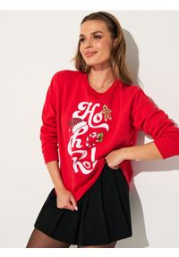 Sinsay - Bluza świąteczna - czerwony. Kolor: czerwony. Długość rękawa: długi rękaw. Długość: długie. Wzór: nadruk. Styl: wizytowy #1