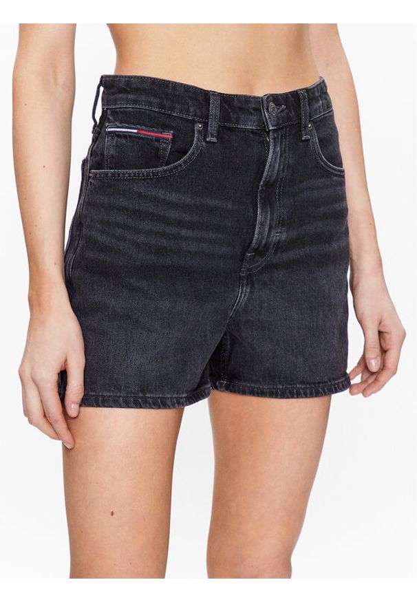 Tommy Jeans Szorty jeansowe DW0DW15599 Czarny Mom Fit. Kolor: czarny. Materiał: bawełna