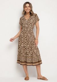 Born2be - Brązowa Bawełniana Sukienka z Guzikami i Ornamentnym Wzorem Zisselle. Kolor: brązowy. Materiał: bawełna #6